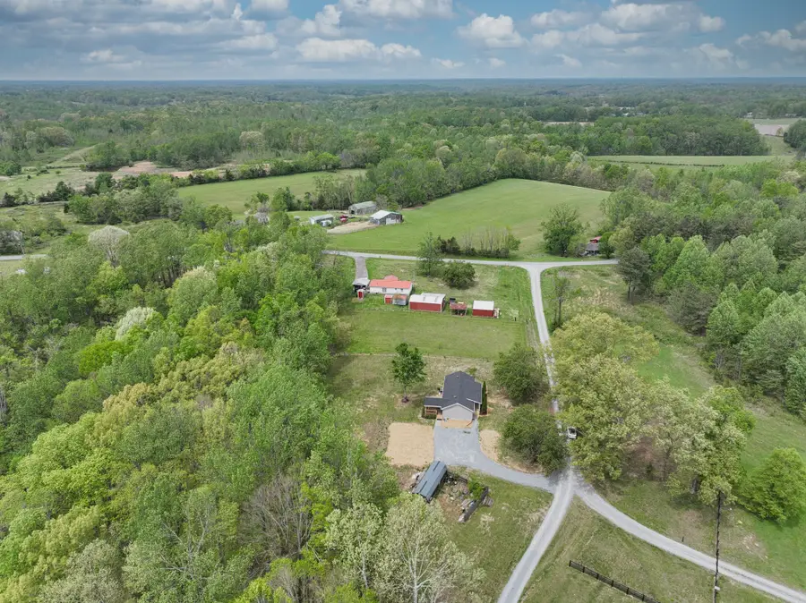 120 Whippoorwill Ln, Bethpage, TN 37022 - #2