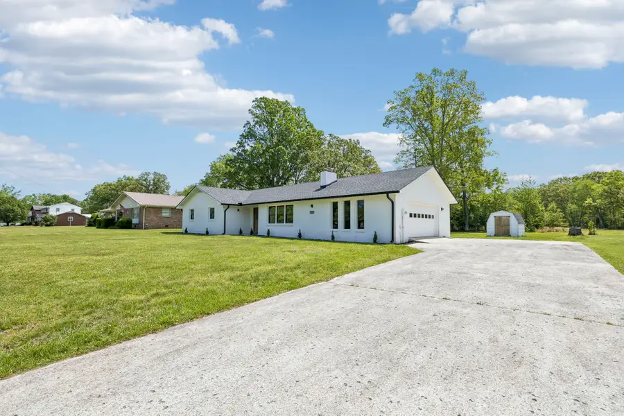 1221 Hillcrest Dr, Manchester, TN 37355 - #3