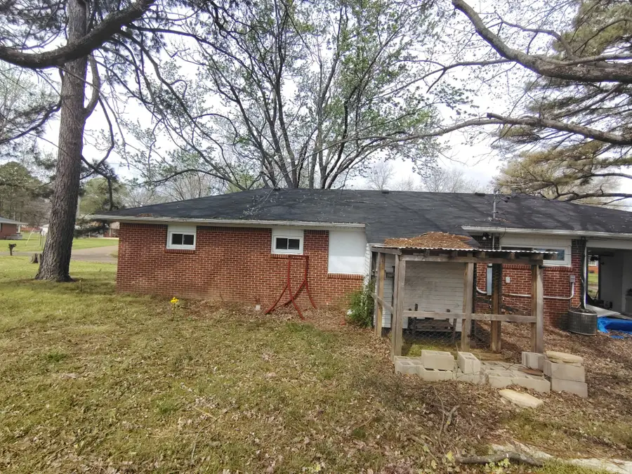 529 Tilghman St, Kenton, TN 38233 - #3