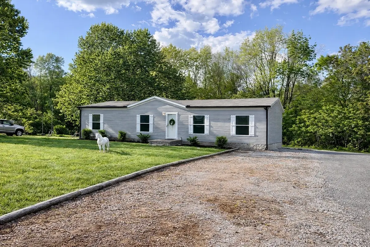 532 Pointe Ln, Lafayette, TN 37083 - #1