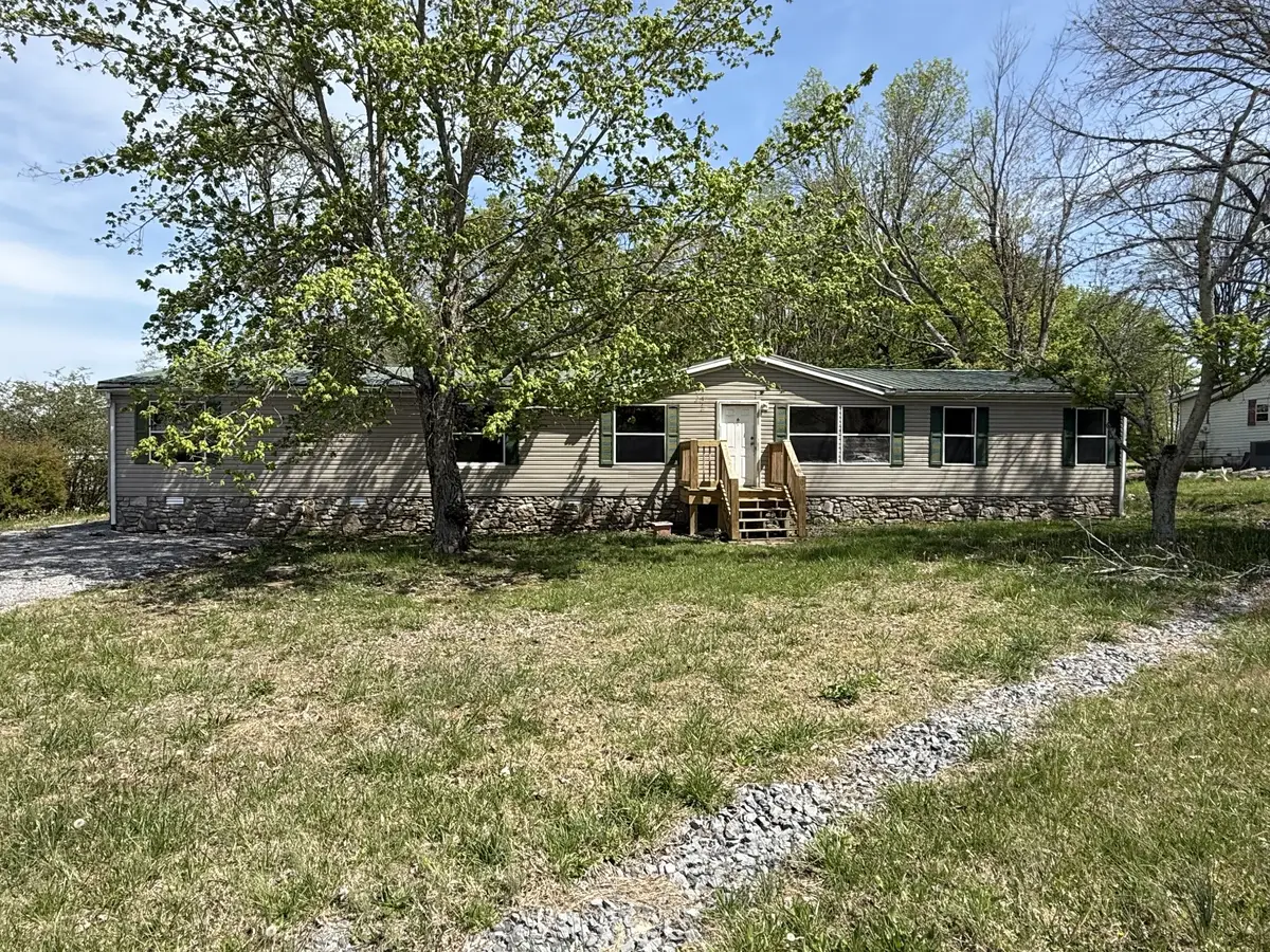 469 Browns Rd, Lafayette, TN 37083 - #1