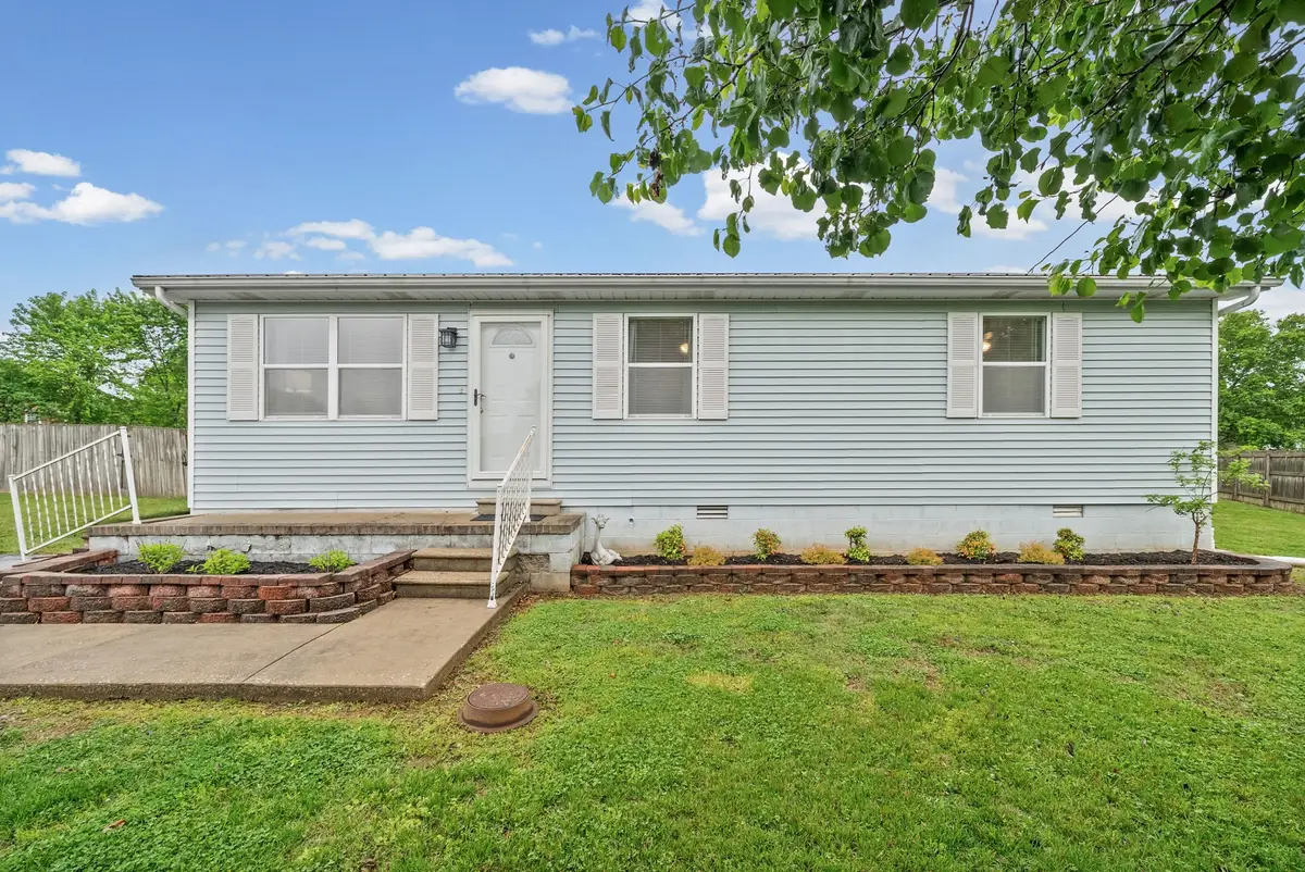 709 Pineridge Dr, Hopkinsville, KY 42240 - #1