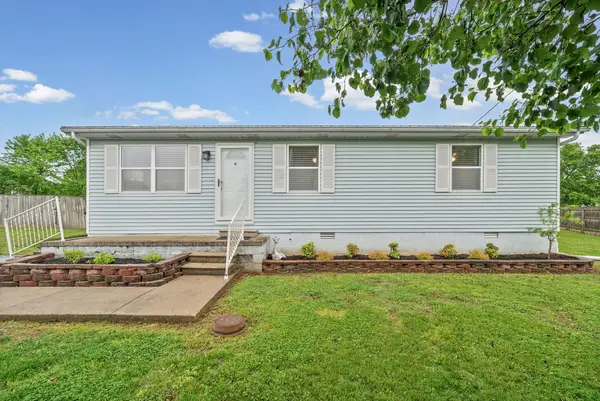 709 Pineridge Dr, Hopkinsville, KY 42240