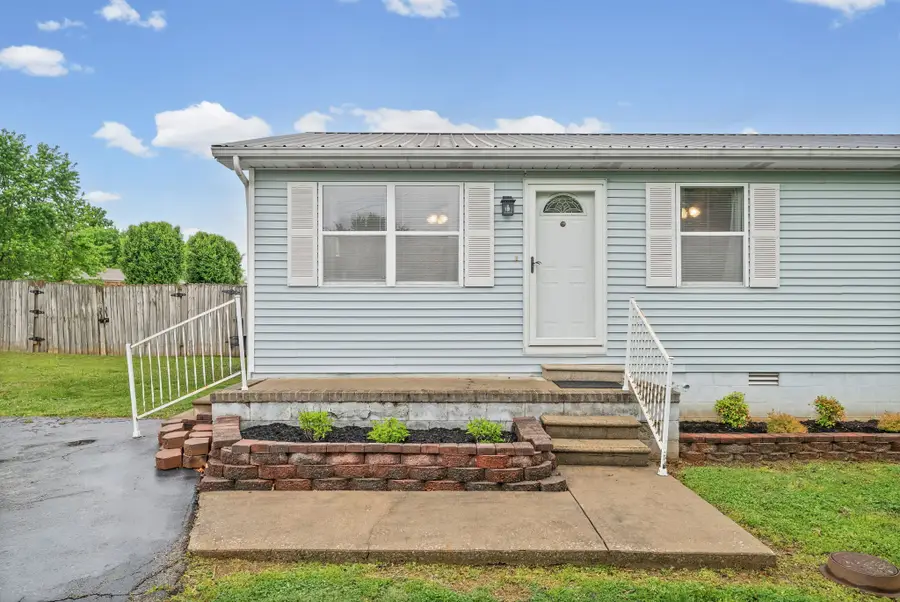 709 Pineridge Dr, Hopkinsville, KY 42240 - #2