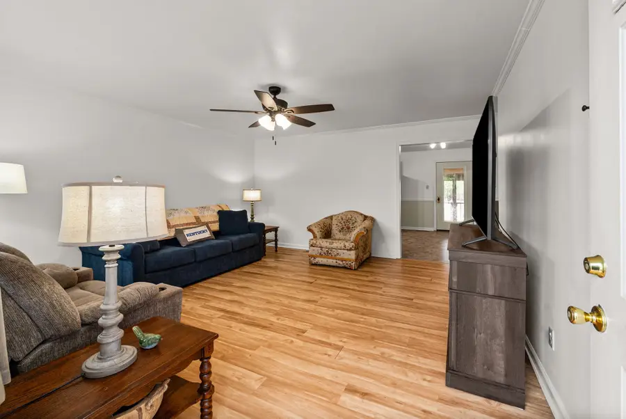 709 Pineridge Dr, Hopkinsville, KY 42240 - #3