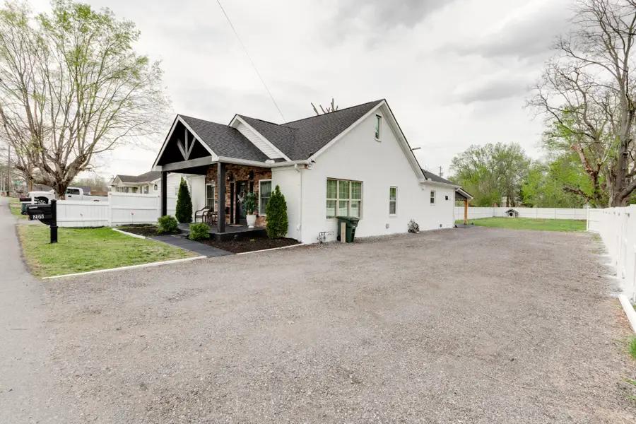 205 Church St, Portland, TN 37148 - #3