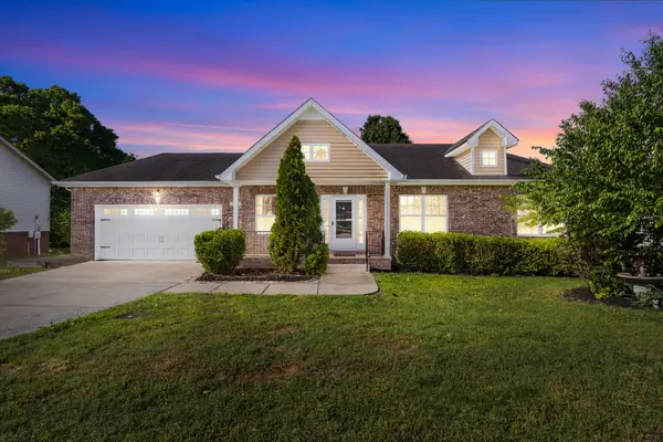 3484 Clover Hill Dr, Clarksville, TN 37043