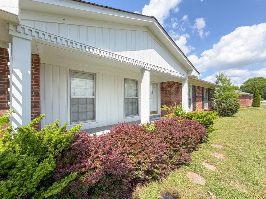 704 1st St, Lawrenceburg, TN 38464 - #3