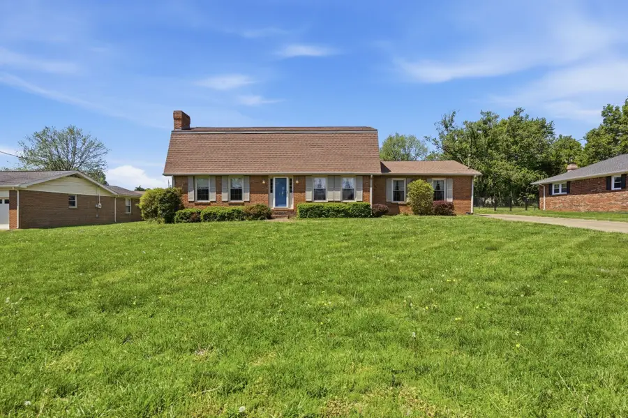 915 Elizabeth Dr, Hopkinsville, KY 42240 - #2