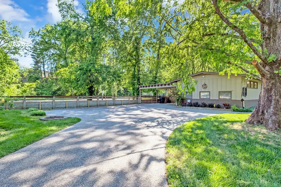 3711 Hilldale Dr, Nashville, TN 37215 - #2