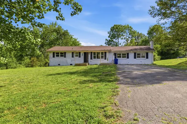 2082 Skyview Cir, Clarksville, TN 37042