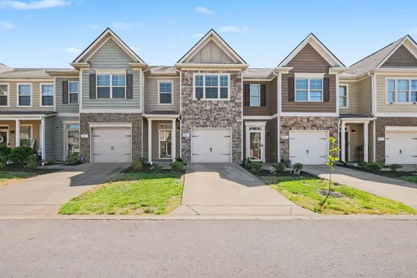 4009 Cannonsgate Ln, Murfreesboro, TN 37128