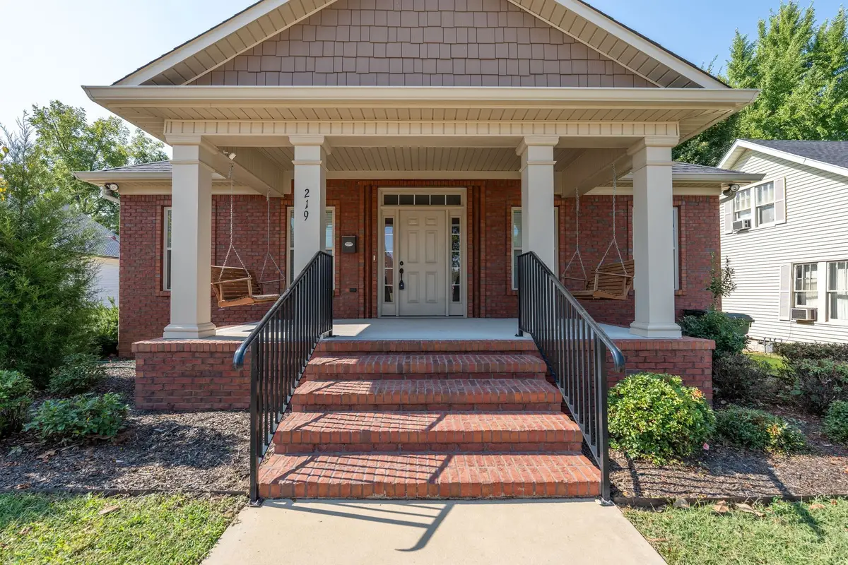 219 Waterloo St, Lawrenceburg, TN 38464 - #1
