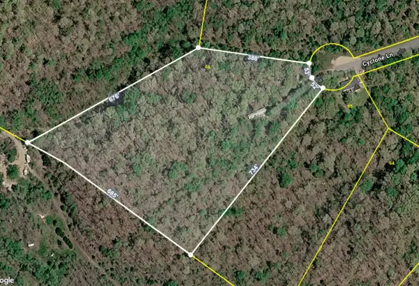 578 Cyclone Ln, Waverly, TN 37185