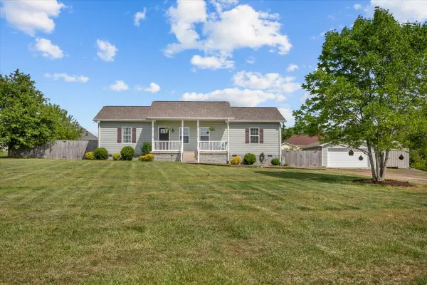 17041 Pond Cir, Bon Aqua, TN 37025