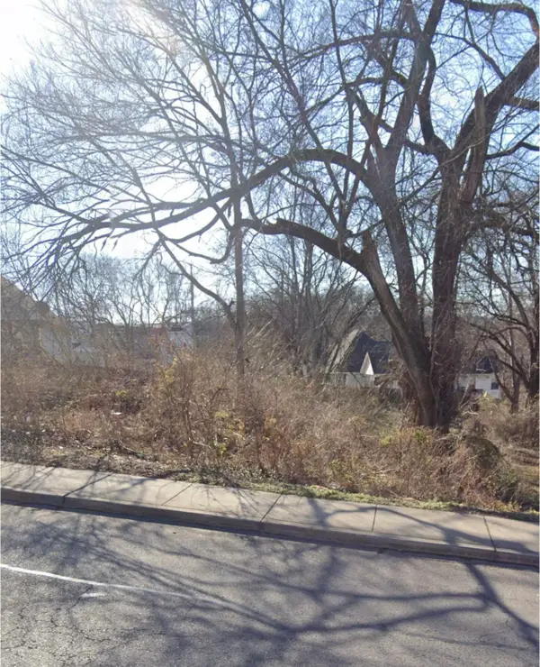 915 40th Ave N, Nashville, TN 37209