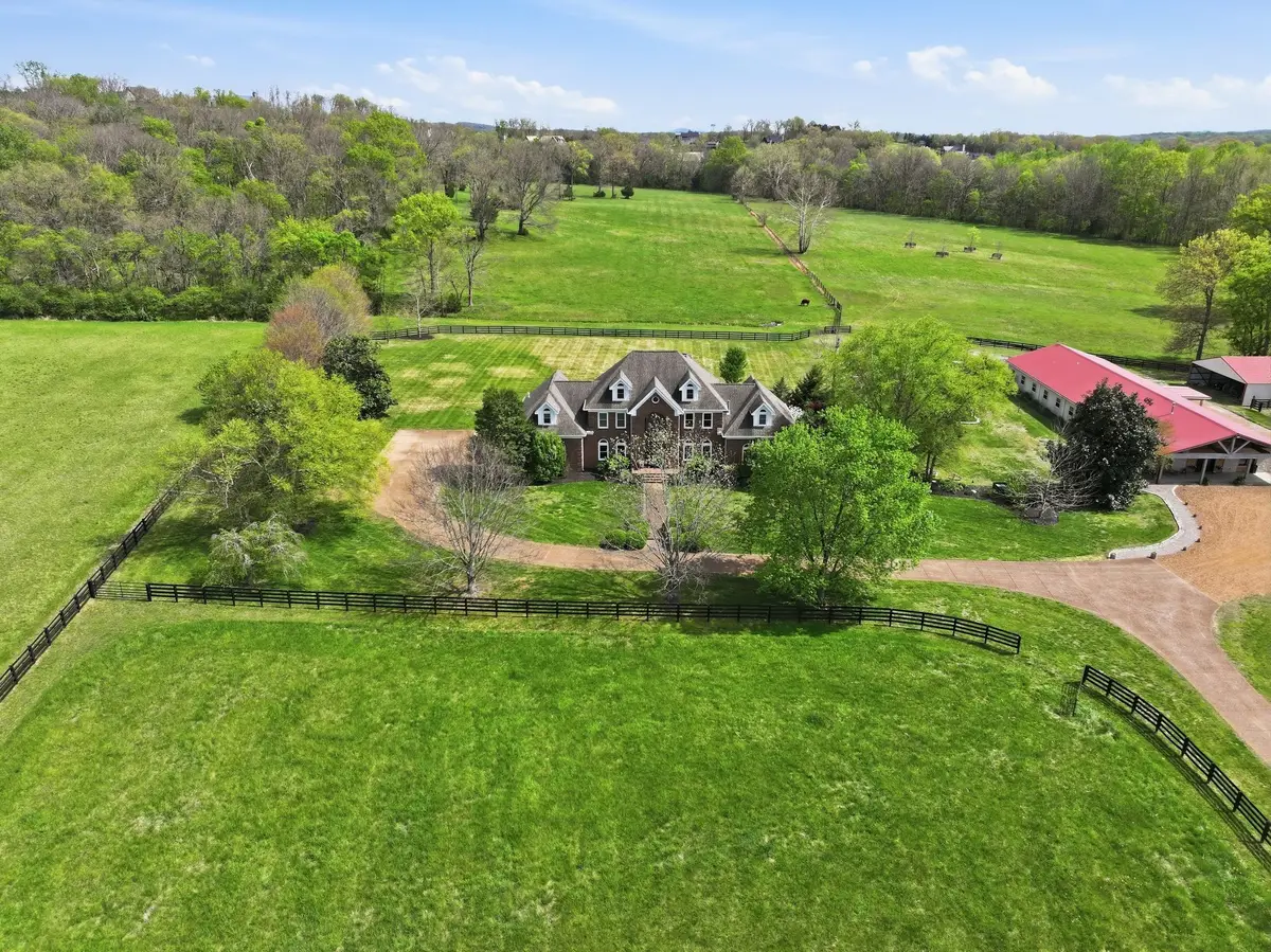 6520 Bridle Way Dr, College Grove, TN 37046 - #1