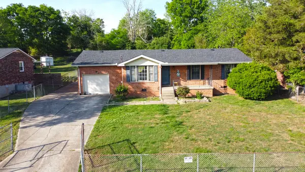 111 S Valley Rd, Hendersonville, TN 37075