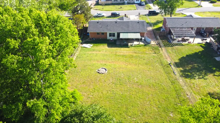 111 S Valley Rd, Hendersonville, TN 37075 - #3