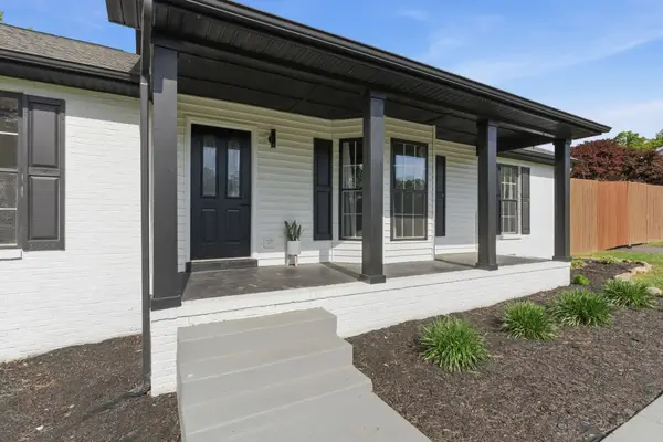 2068 Shawnee Ln, Greenbrier, TN 37073