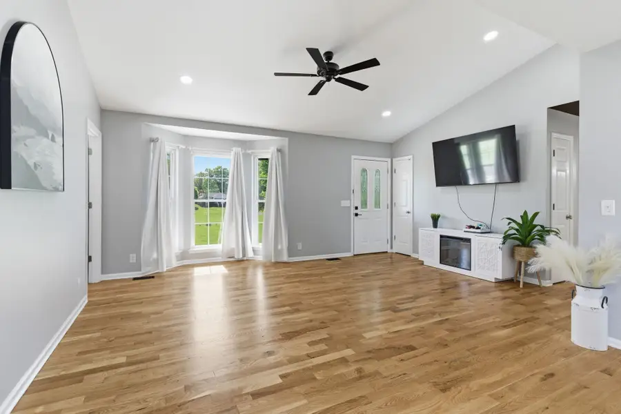 2068 Shawnee Ln, Greenbrier, TN 37073 - #3