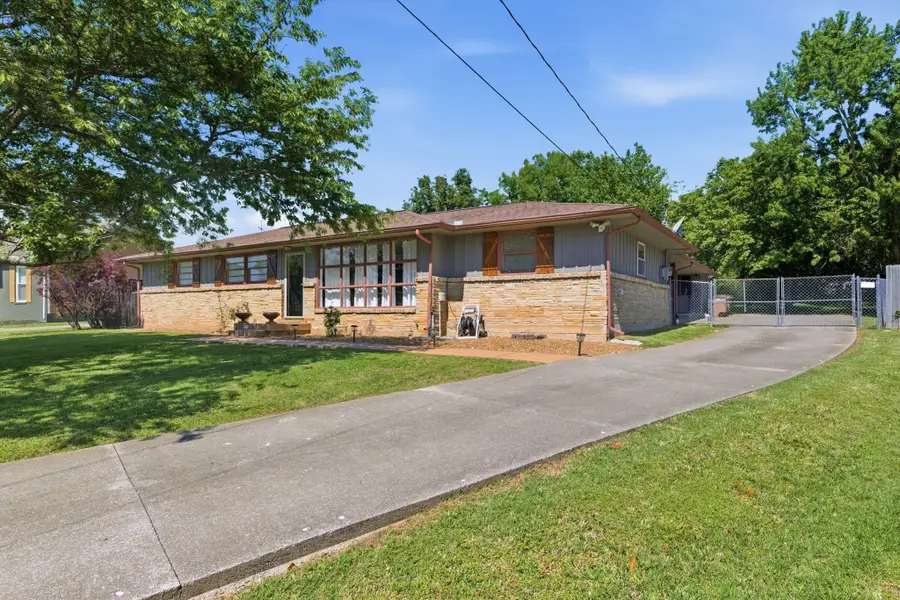 1047 Mitchell Rd, Nashville, TN 37206 - #3