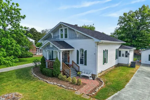 105 Roberts St, Livingston, TN 38570