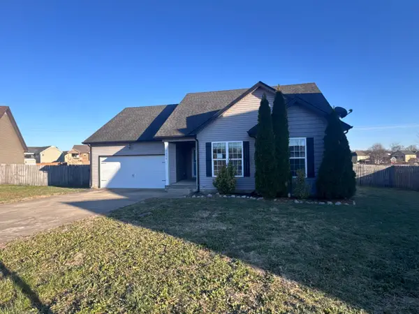 2330 Spike Ct, Clarksville, TN 37040