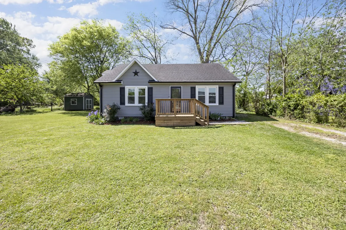 905 Nicholson St, Decherd, TN 37324 - #1