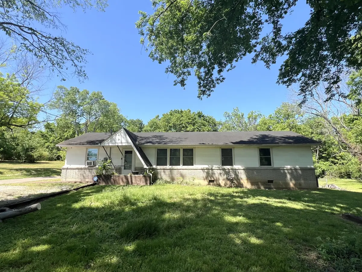 827 Wren Rd, Goodlettsville, TN 37072 - #1