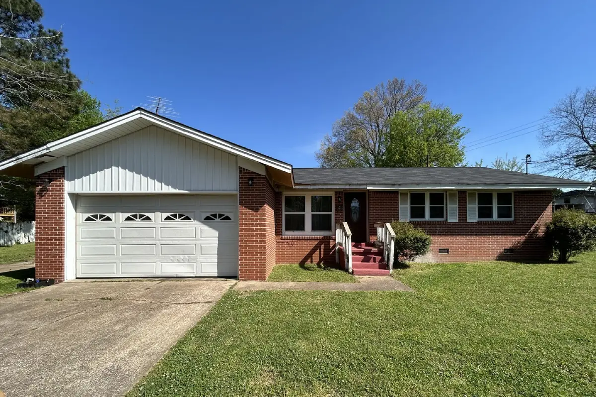 93 Forest Downs Dr, Jackson, TN 38305 - #1