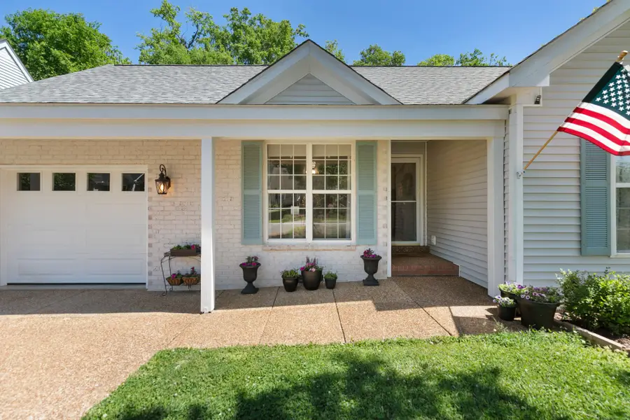 1129 Mcdonough Cir, Thompsons Station, TN 37179 - #2