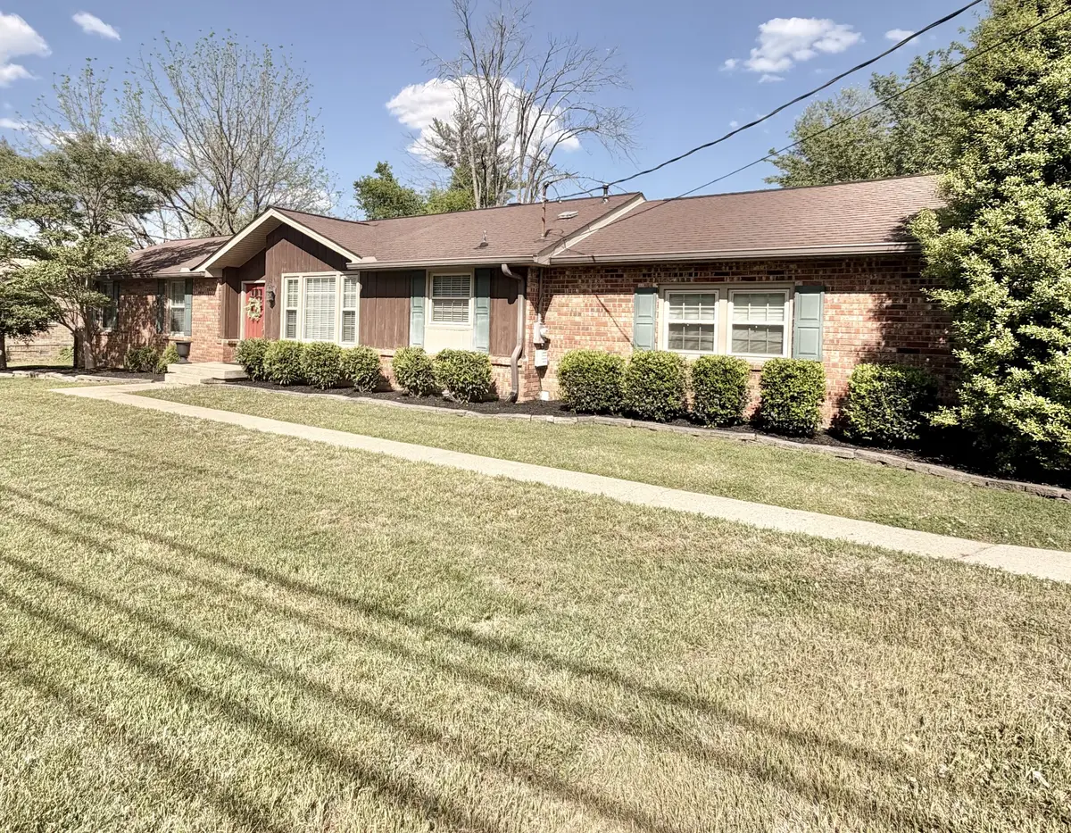 423 Walton Ferry Rd, Hendersonville, TN 37075 - #1