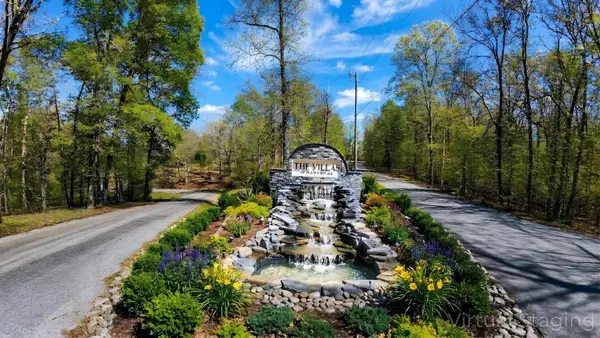 1024 Paradise Dr, Murray, KY 42071