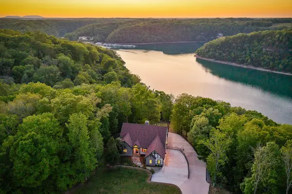 415 Summer Breeze Dr, Smithville, TN 37166