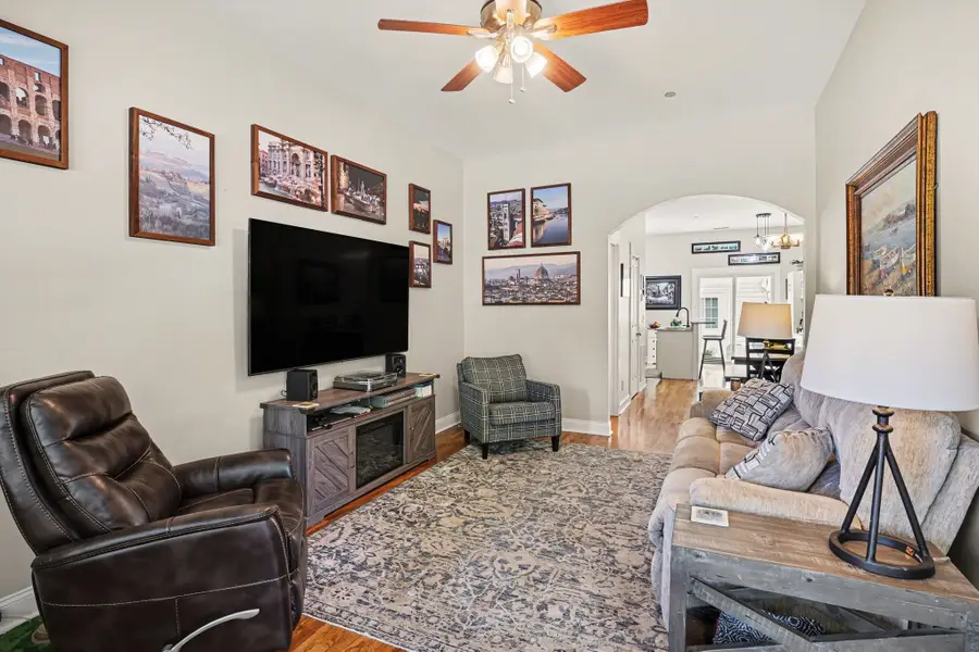 155 Augusta Ave, Pleasant View, TN 37146 - #3