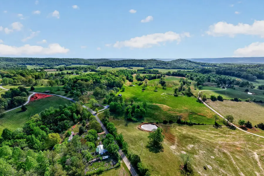 515 Jericho Rd, Quebeck, TN 38579 - #3
