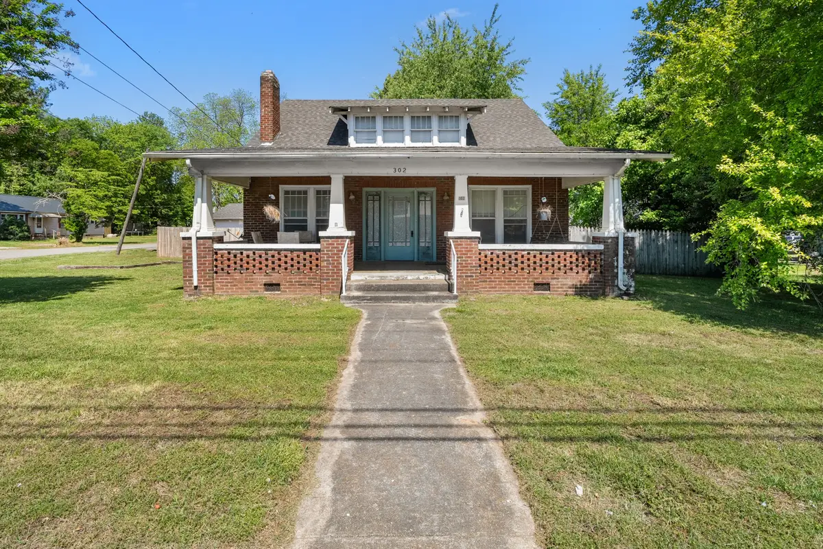 302 W Main St, Decherd, TN 37324 - #1