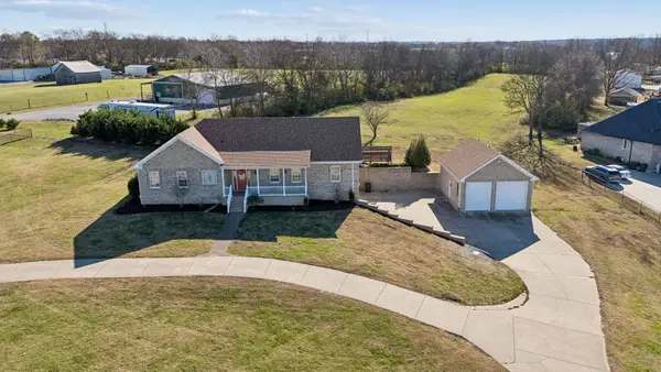 517 Nichols Ln, Gallatin, TN 37066