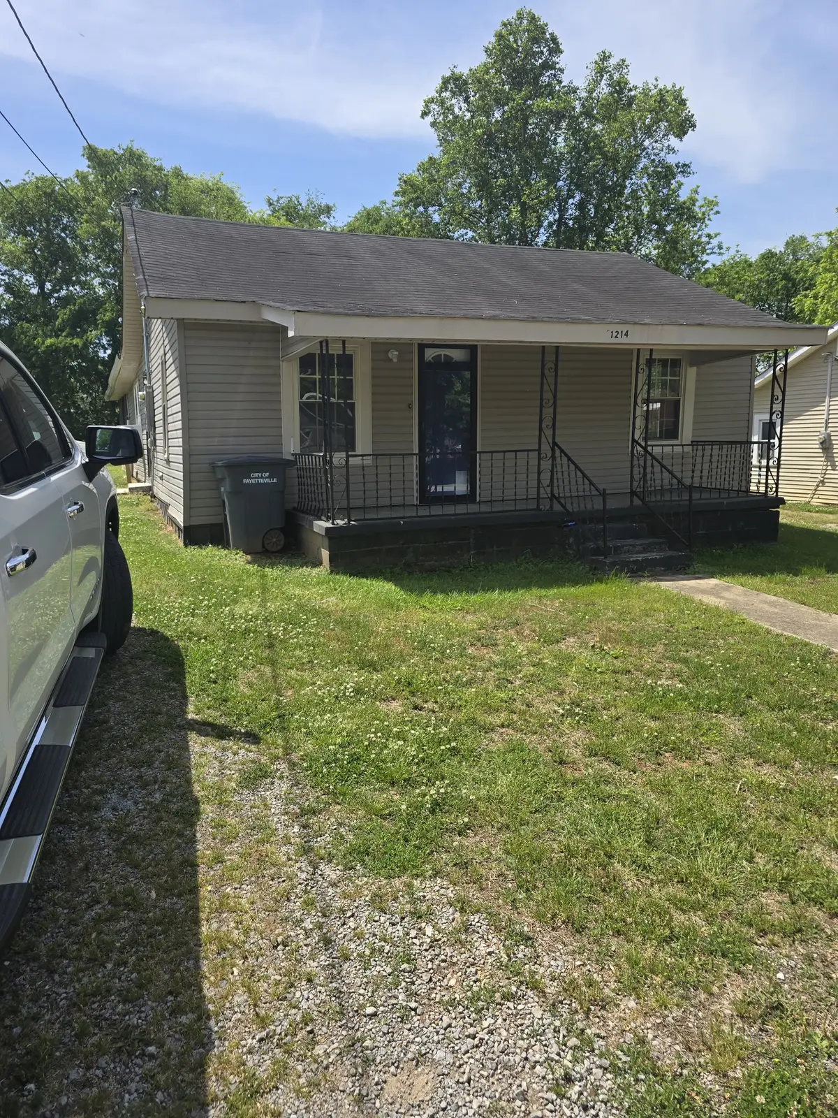 1214 Locust St, Fayetteville, TN 37334 - #1