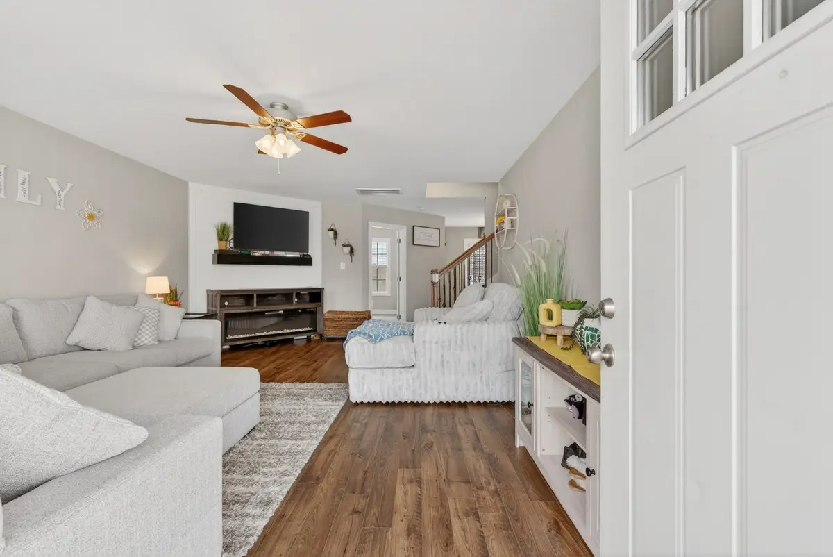 1969 Sydney Louise Dr, Clarksville, TN 37042 - #1