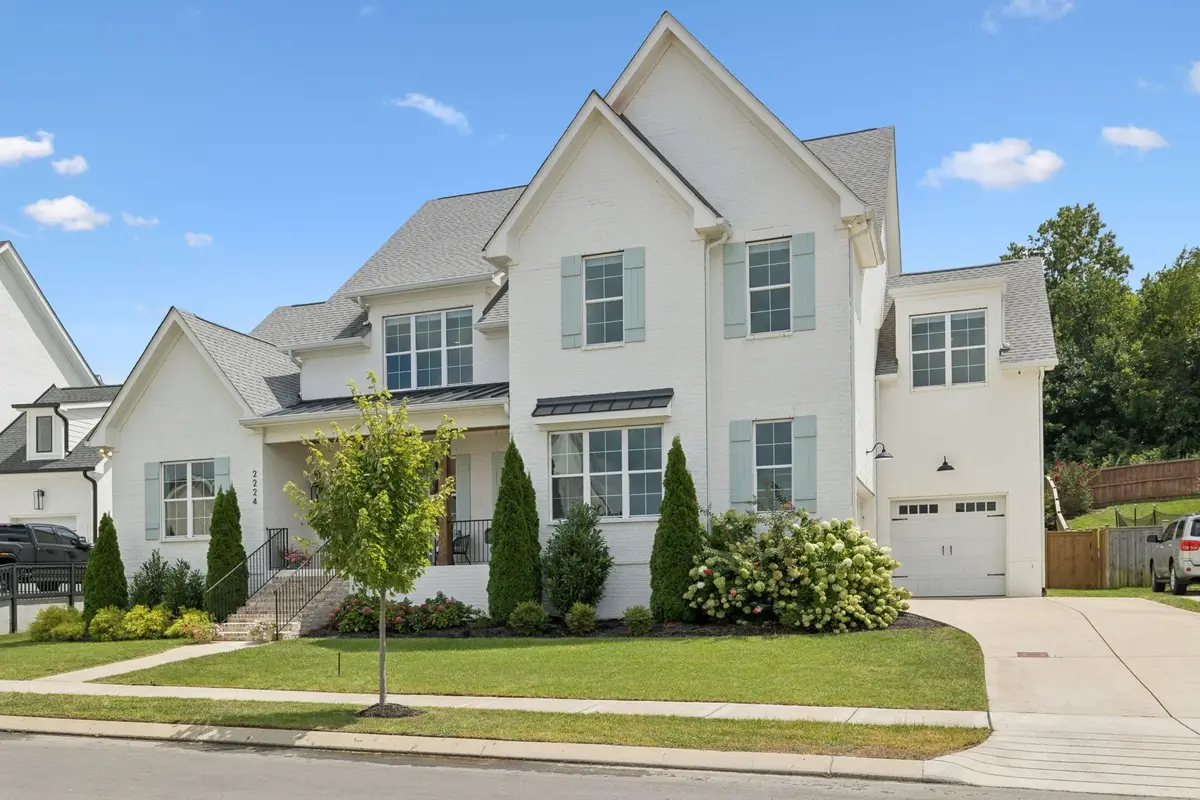 2224 Brakeman Ln, Thompsons Station, TN 37179 - #1
