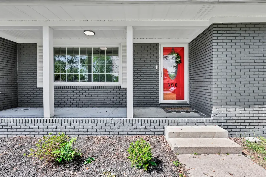 300 Donna Dr, Hopkinsville, KY 42240 - #3