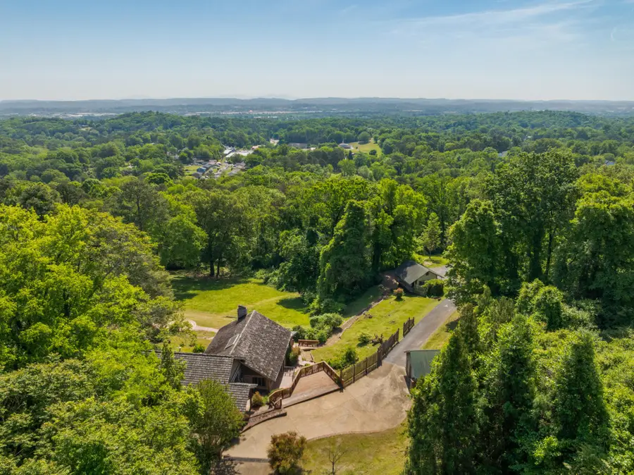 2910 Crest Terrace Drive, Chattanooga, TN 37404 - #2