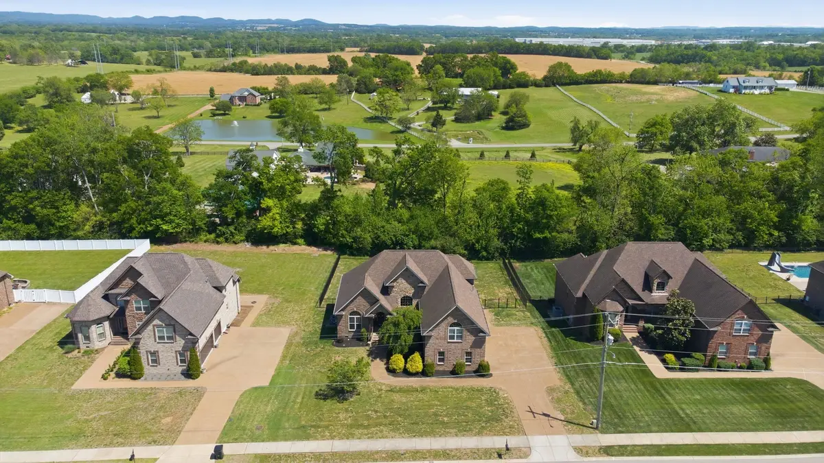 316 Ironwood Cir, Gallatin, TN 37066 - #1