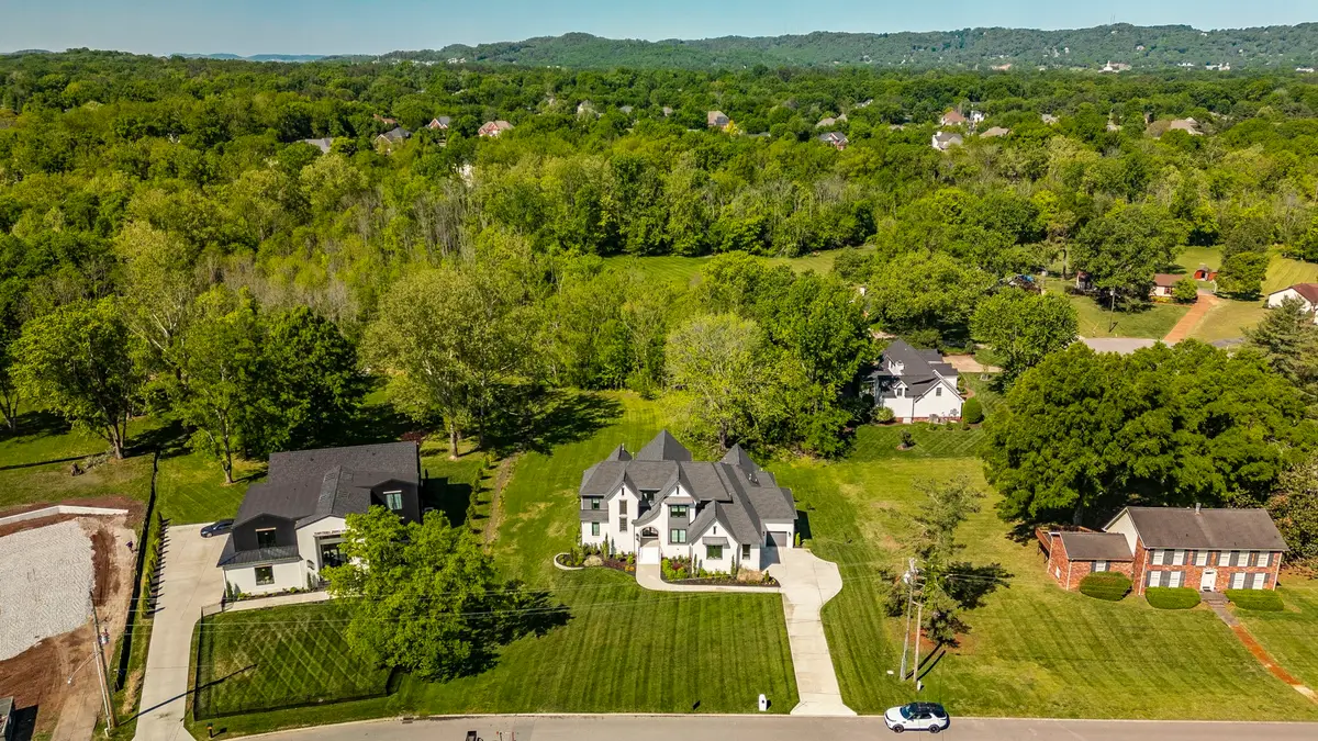 1305 Twin Springs Dr, Brentwood, TN 37027 - #1