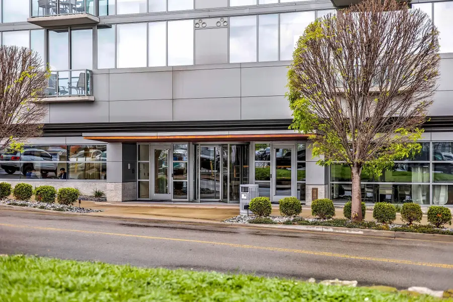 1212 Laurel St #1310, Nashville, TN 37203 - #2