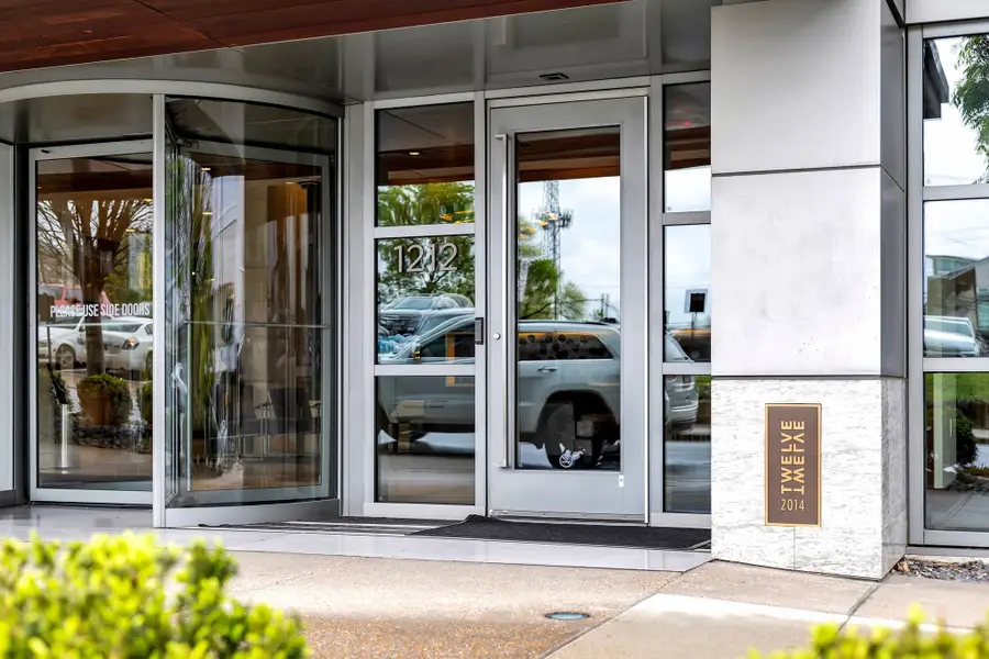 1212 Laurel St #1310, Nashville, TN 37203 - #3