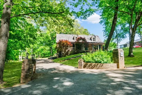 565 Arlington Pl, Clarksville, TN 37043
