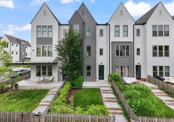 352 East Village Ln, Nashville, TN 37216